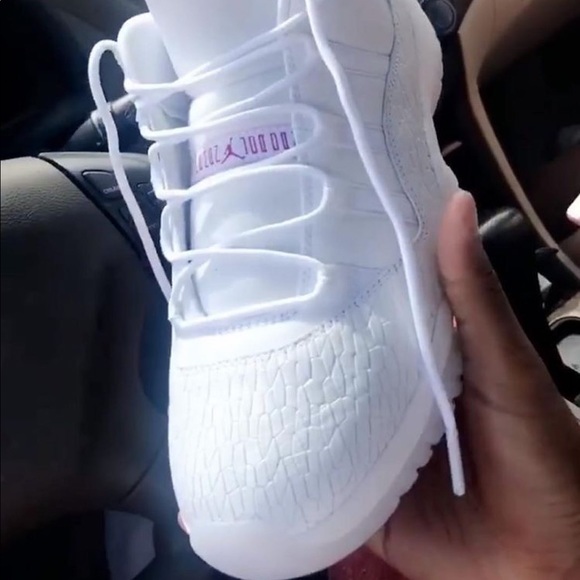 I restore and buy beater sneakers!! (do not buy) - Picture 2 of 2